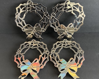 Vintage versilberte Weihnachtskranz Untersetzer (4er-Set), Urlaub Esszimmer Dekor, Warme Teller mit Fuß