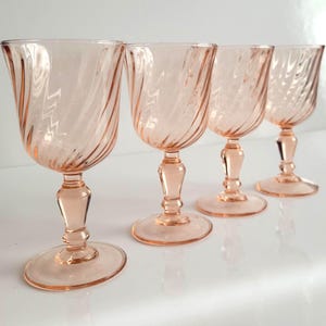 Vintage French Arcoroc Rosaline Pink Swirl Tulip Wine Glasses, French Glassware, 1970s Retro Barware, Collectible Stemware, Set of 4