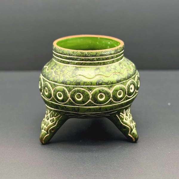 Vintage Costa Rican Green Stone Tripod Pot, Handcrafted Incense Burner, Altar Decor