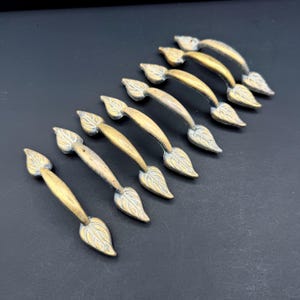 Vintage Hickory Hardware Touch of Spring Blonde Antique Leaf Cabinet Pulls, Set of 8