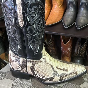 Bottes de luxe en cuir à hochet et peau de serpent