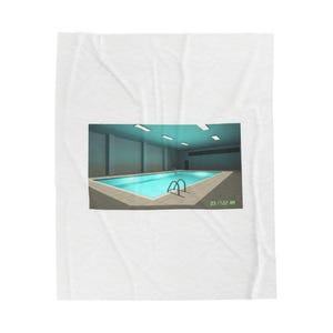 Könnte beinhalten: Eine weiße Decke mit einem digital gerenderten Bild eines Hallenbades. Der Pool hat blaues Wasser, eine Leiter und ist von einem grauen gefliesten Deck umgeben. Die Uhrzeit 03:17:22 AM wird in Grün angezeigt.