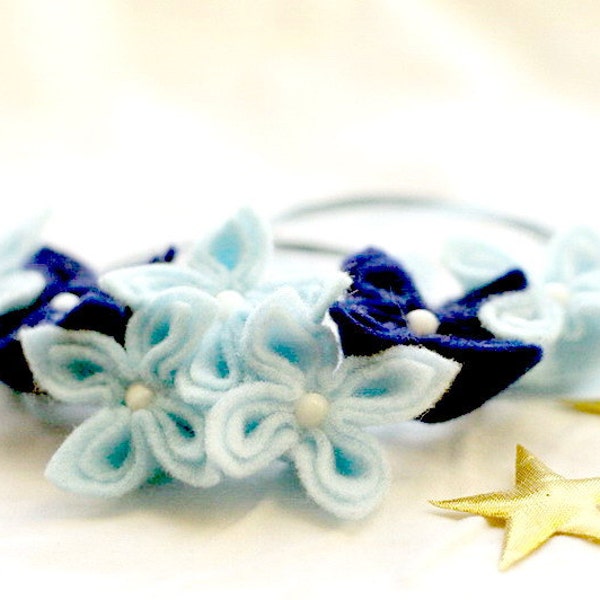 SALE Winter Blues, Flower Necklace