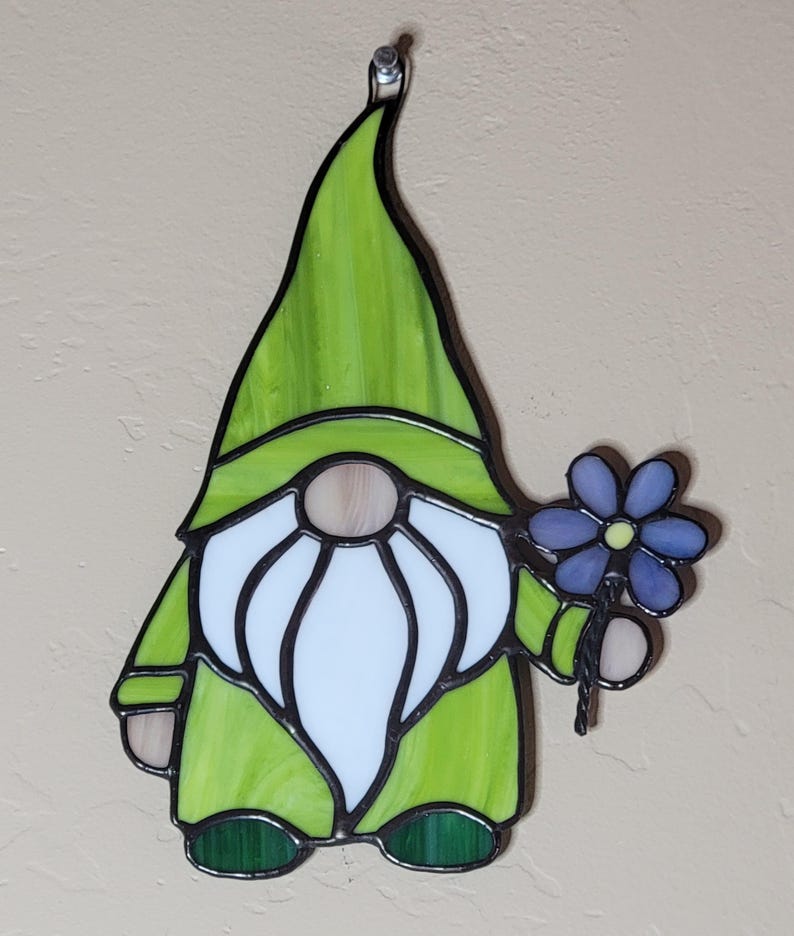 Stained Glass Gnome with Purple Flower bild 2