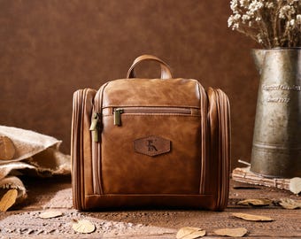 Custom Engrave Toiletry Kit l Travel Leather Bag l Men Wash Bag l Groomsmen Gift l Travel Organizer l Gym Bag l Hanging Dopp Kit l Vacation
