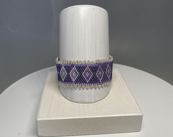 Lavender and Silver Glass Seed Bead Art Deco Pattern Bracelet Peyote-Stitched