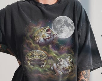 Three Rain Frog Moon Shirt, Vintage 90s Graphic Tee, Breviceps Desert Animal Lover Gift