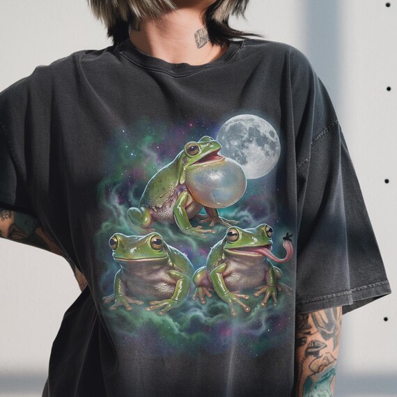 Three Frog Moon Shirt, Vintage 90s Graphic Tee, Bullfrog Toad Pond Amphibian Present