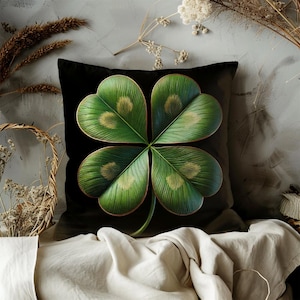 Four Leaf Clover Pillow Cover, Lucky Shamrock Heart Decor, St Patrick&#39;s Day Throw Pillow, Green Botanical Cushion, Gift for Good Luck