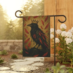 Gothic Crow Garden Flag Raven King Halloween Yard Decor Dark Bird with Crown Fall Leaves Spooky Porch Banner Witchy Fall Decoration