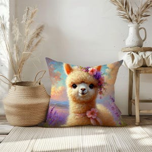 Bonita funda de almohada de alpaca, cojín floral de llama, cojín decorativo de campo de lavanda, decoración animal en tonos pastel, un regalo adorable para amantes de los animales.