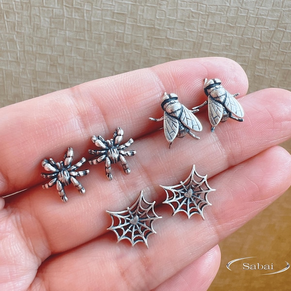 Gothic Spider Stud Earrings Small Starling Silver Fly and Web Helix Piercings Conch Earrings Titanium Flat Back Earrings Halloween Jewelry