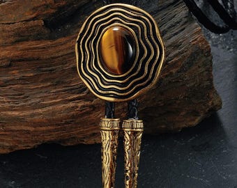 Cravatta Bolo in occhio di tigre del sud-ovest, accessorio da sposo in oro vintage, cordino in pelle