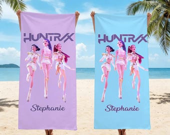 Toalla de playa personalizada de Cazadores de Demonios, toalla personalizada con nombre para chicas anime, Cazadores de Demonios Kpop, regalo para fans de Huntrix, regalos personalizados para vacaciones