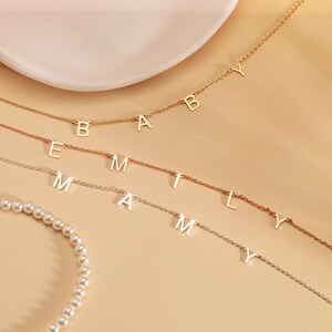 Spacer Brief Halskette, Initial Halskette, benutzerdefinierte Buchstabe Halskette, personalisierte Namen Halskette, personalisierte Name Schmuck für Mama, Weihnachtsgeschenk