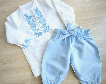 Conjunto de bautizo de lino hecho a mano: Vyshyvanka bordada