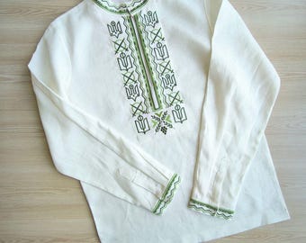 メンズリネン ヴィシヴァンカシャツ | グリーンウクライナ刺繍、ギフトボックス入り