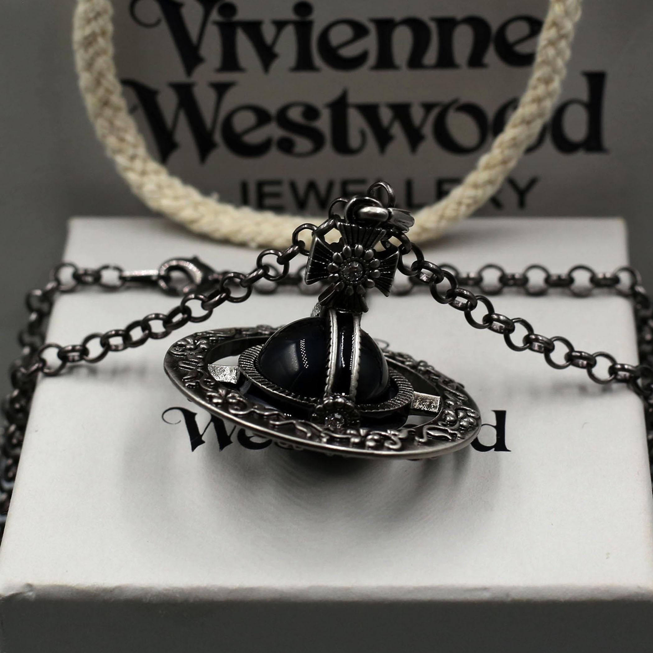 ヴィヴィアン　MAYFAIR BAS RELIEF PENDANT Vivienne Westwood Mayfair Bas Relief Pendant Necklace