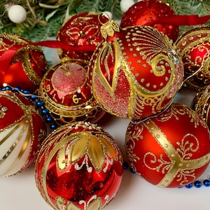 Red Glass Christmas Ornaments – Set of 10 – Hand Painted Holiday Baubles – Elegant Vintage Tree Decorations – Heirloom Quality