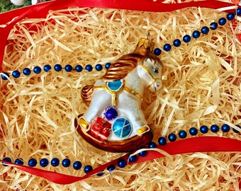 Ornamento natalizio a forma di cavallo in vetro fatto a mano – Pallina di lusso a forma di cavallo a dondolo – Decorazione natalizia da collezione per albero e regalo festivo