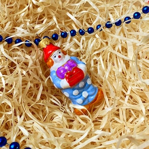 Glass Clown Ornament – Handmade Christmas Tree Decoration – Colorful Retro Clown with Gifts – Vintage Style Holiday Figurine – Circus Decor
