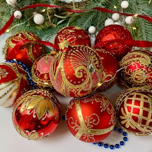 Luxury Red Glass Christmas Ornaments – Collectible Set of 10 Handmade Balls – Heirloom Holiday Decoration – European Gift Edition