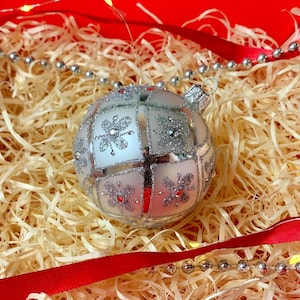 White and Silver Christmas Ornament – 8 cm Glass Bauble – Handmade Snowflake Ball – Elegant Holiday Tree Decoration