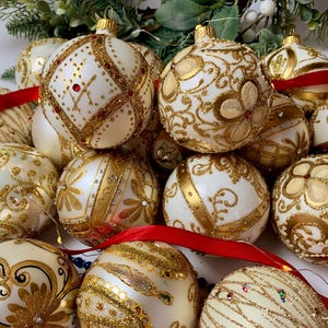Handmade Glass Ornaments Set of 30 – White and Gold Christmas Baubles – Glitter Holiday Balls – Classic Tree Decorations