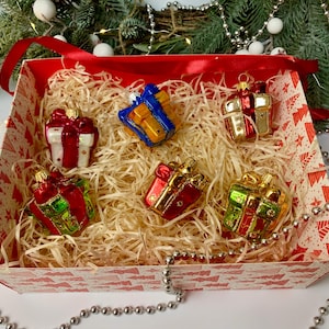 Handmade Glass Gift Box Ornaments – Festive Christmas Tree Decorations – Unique Christmas Decoration Set – Christmas Glass Ornament Baubles