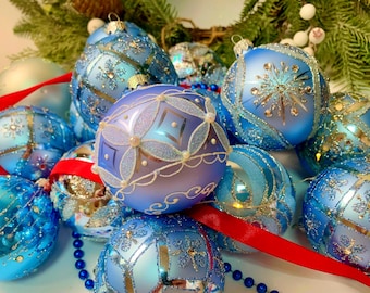 Enfeites de vidro prateado azul de luxo – 30 bolas de Natal artesanais – Decorações brilhantes para árvores de Natal – Decoração festiva de inverno