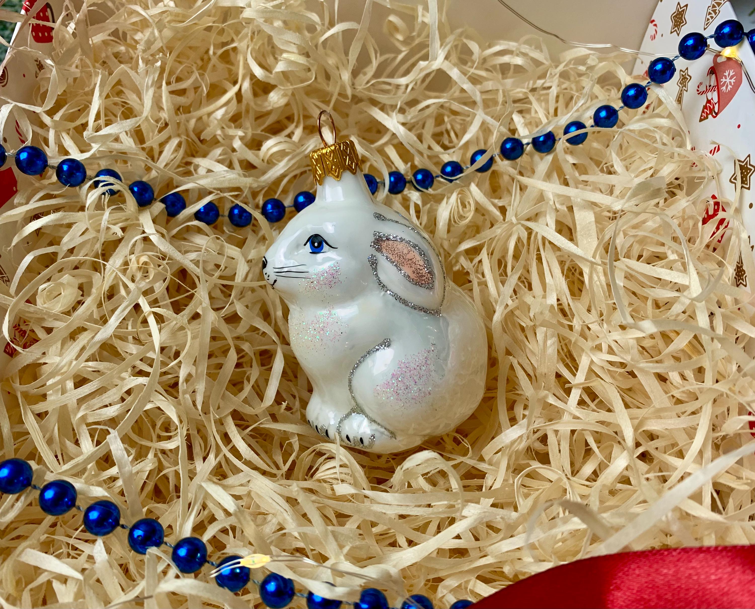 ガラスのウサギのオーナメント – 手作りの白いウサギのクリスマス