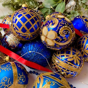 Set of 10 Blue and Gold Glass Christmas Ornaments – Handmade Glitter Baubles – Elegant Holiday Tree Decorations – Luxury Xmas Balls