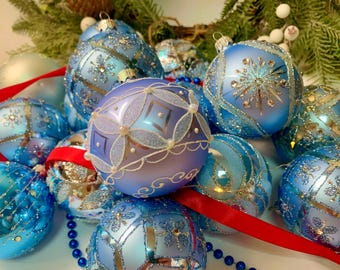 Conjunto de enfeites de Natal azul claro – 30 bolas de vidro – Decorações de Natal artesanais – Decoração elegante para árvore de inverno – Enfeites de luxo