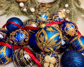 ロイヤルブルーとゴールドのクリスマスオーナメント – 手吹きガラスの