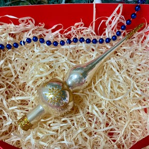 Elegant Tree Topper – White Christmas Finial with Golden Snowflakes – Blown Glass Ornament – Handmade Tree Top Decoration