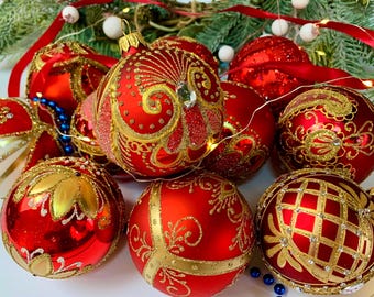 Handmade Red and Gold Christmas Ornaments – 10 Glass Tree Baubles Collection – Timeless Vintage Holiday Decor – Luxury Xmas Styling