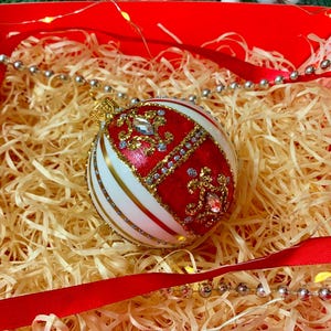 Red and White Christmas Ornament – 8 cm Glass Bauble – Handmade with Gold Glitter and Gems – Elegant Holiday Tree Decor