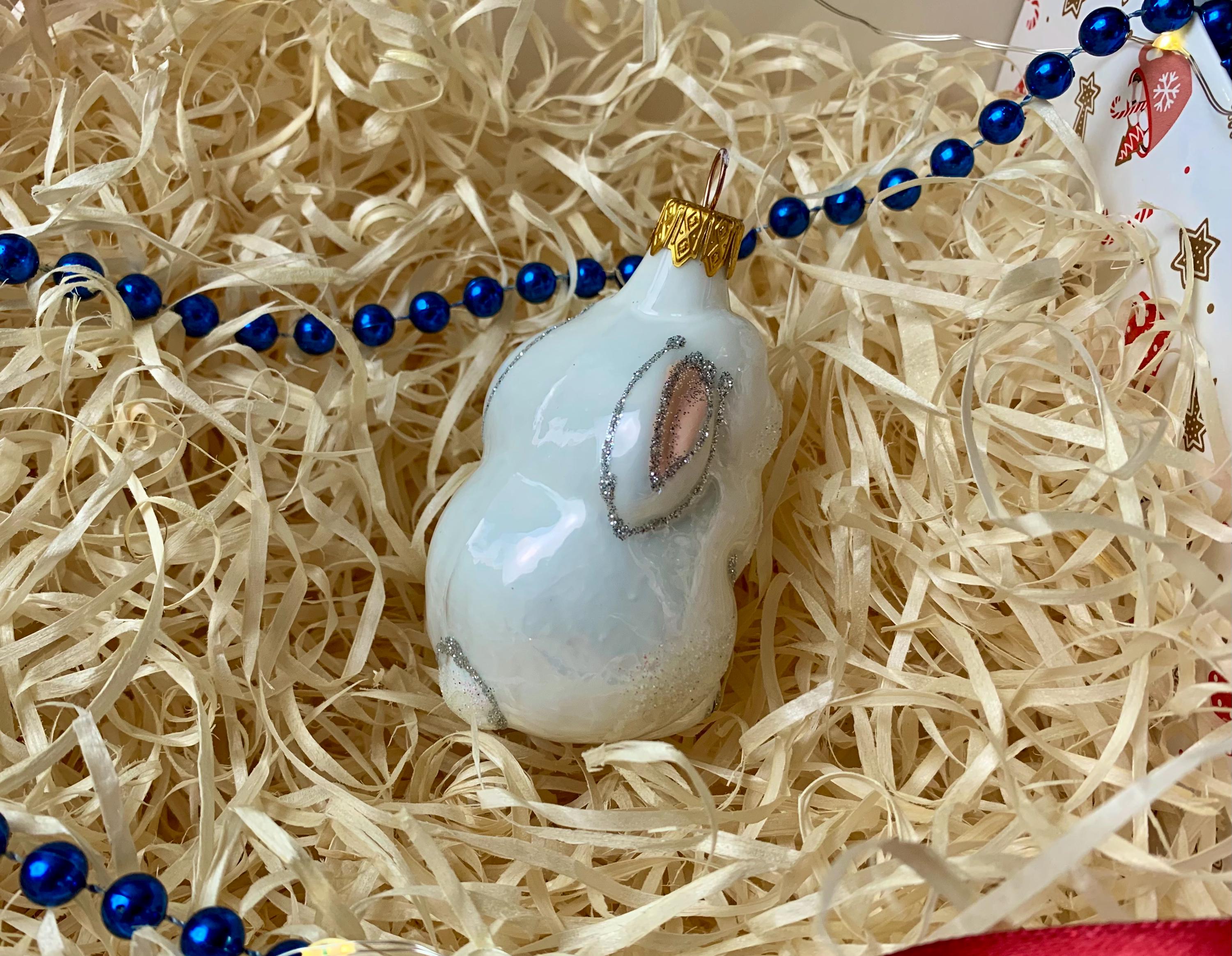 ガラスのウサギのオーナメント – 手作りの白いウサギのクリスマス