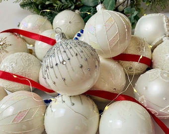 Enfeites de Natal Brancos – Conjunto de 20 Bolas de Vidro Feitas à Mão – Decorações Elegantes para Árvores de Natal – Decoração de Luxo para o Natal no Inverno
