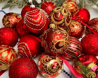 Red Christmas Ornaments – Handmade Glass Baubles 30 Set – Gold Glitter Holiday Decor – Luxury Vintage Style Xmas Tree Decorations