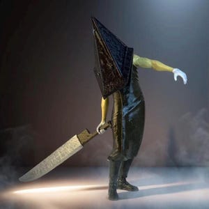 PYRAMID HEAD Silent Hill Figurine, Horror Collectible, Hand Painted Statue for Silent Hill Lovers, Perfect 3D Model Gift for Horror Fans