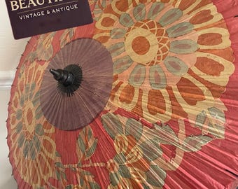 Vintage Hand-Painted Paper Parasol – Mid Century Floral Umbrella with Lacquered Handle – Retro Wall Decor
