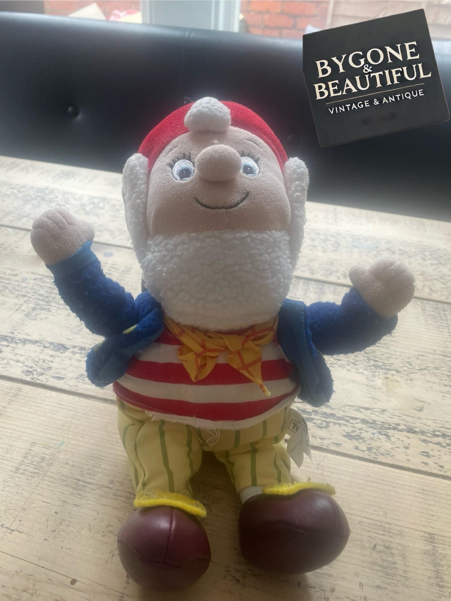ヴィンテージ　おもちゃの国のノディ　Noddy と仲間たち　ぬいぐるみ Noddy character - Etsy 日本