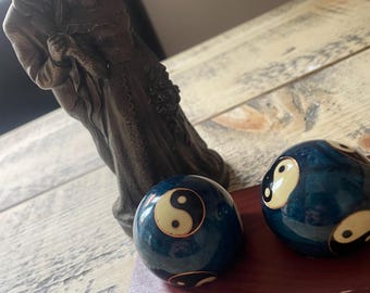 Bronze Couple Figurine & Yin Yang Meditation Balls: Symbolic Love Decor