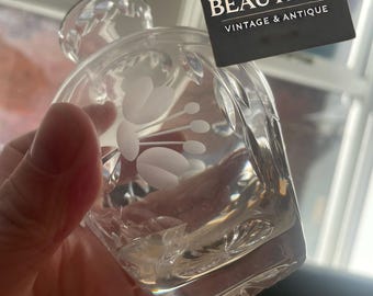 ヴィンテージエッチングクリスタルバッド花瓶 - 花のカットデザイン
