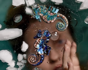 Seepferdchen Brosche, handgemachter Weihnachtsschmuck, Perlen Glas Brosche, Weihnachtsgeschenk für sie, Festliche Seepferdchen Pin, Ocean Schmuck für Frau