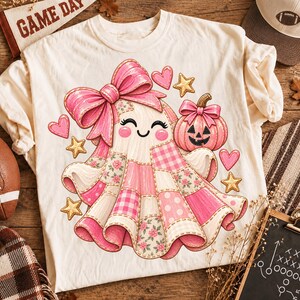 Duch patchworkowy PNG, Duch różowy Halloween PNG, Kokietka Halloween PNG, Clipart pikowanego ducha, Uroczy, upiorny sezon sublimacji