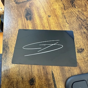 Gekleurde, aluminium visitekaartjes, lasergeëtst