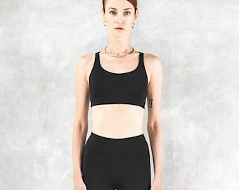 Edgy Sport Bra Zig Zag OG Cotton for Stylish Gym Outfit. Organic Cotton Active Wear.