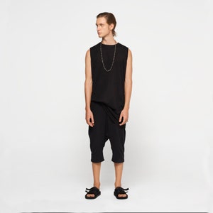 Schwarzes ärmelloses T-Shirt für Herren, T-Shirt aus Bio-Baumwolle, Herren Athletikhemd, Herren Festival-Mode, Herren Muskel-T-Shirt, Sport Tank Top